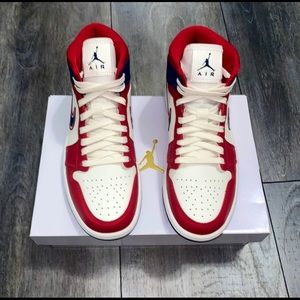 AIR JORDAN 1 MID ‘MIDNIGHT NAVY’